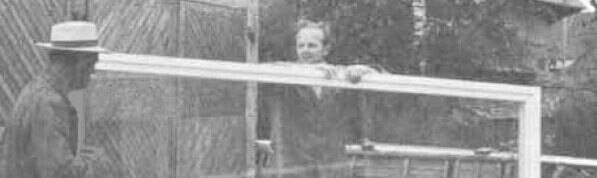 Altes Schwarz-weiss-Bild Otto Striegel mit Vater Josef Striegel